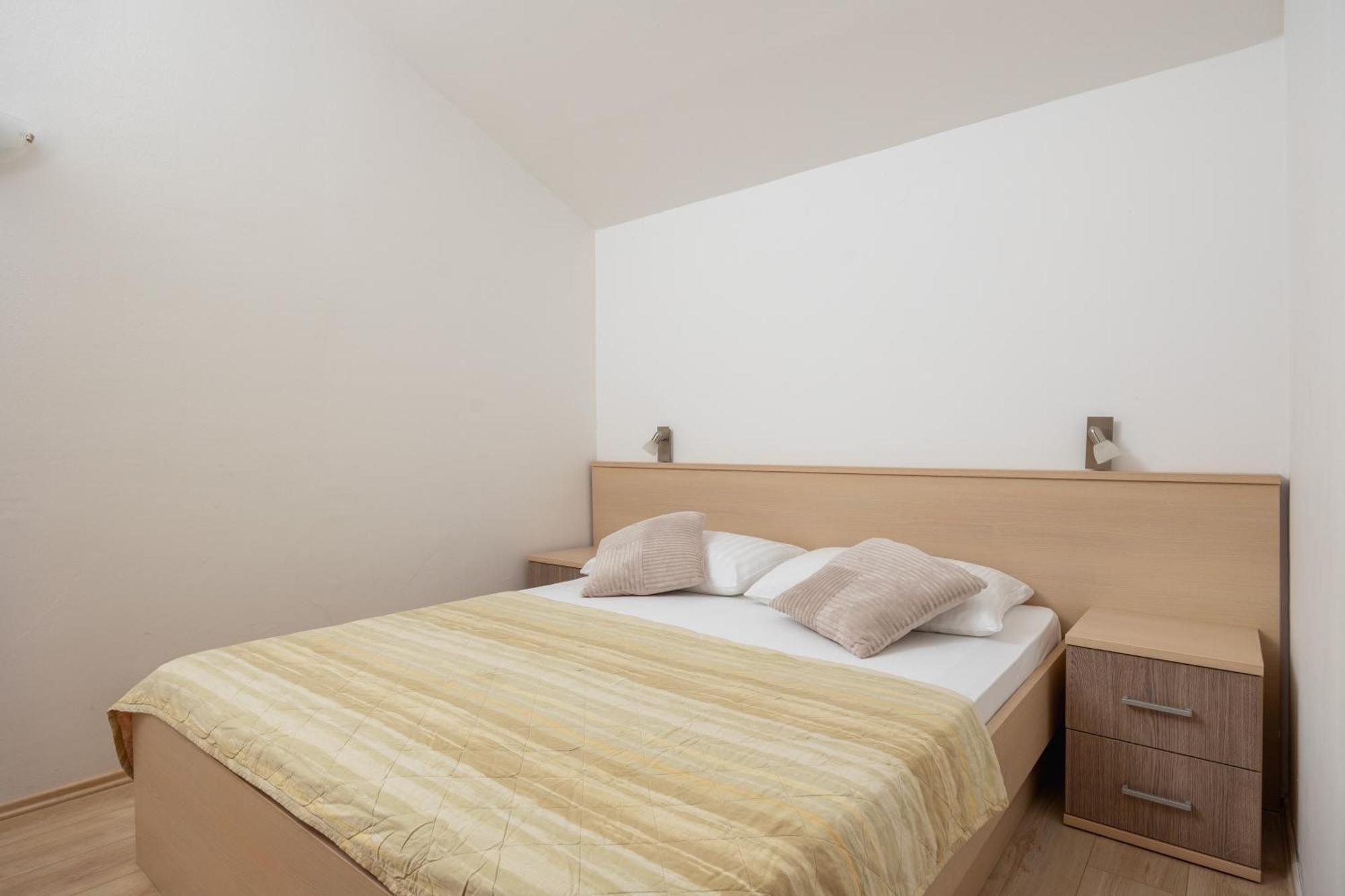 Premium Apartments - Lavica Beach Podstrana Exterior foto